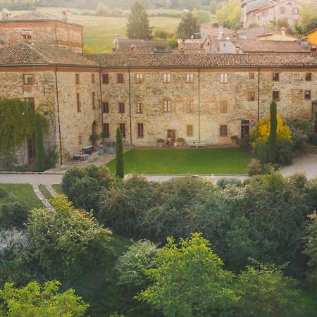 Il Castello Di Tassara Bed & Breakfast ภายนอก รูปภาพ