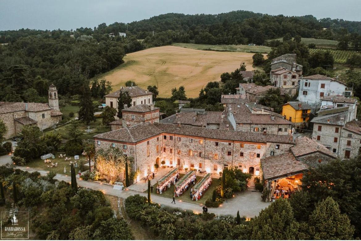 Il Castello Di Tassara Bed & Breakfast ภายนอก รูปภาพ