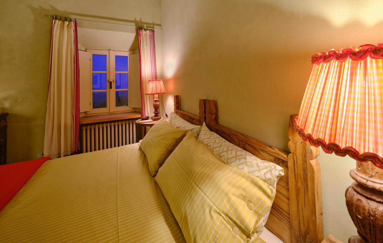 Il Castello Di Tassara Bed & Breakfast ภายนอก รูปภาพ