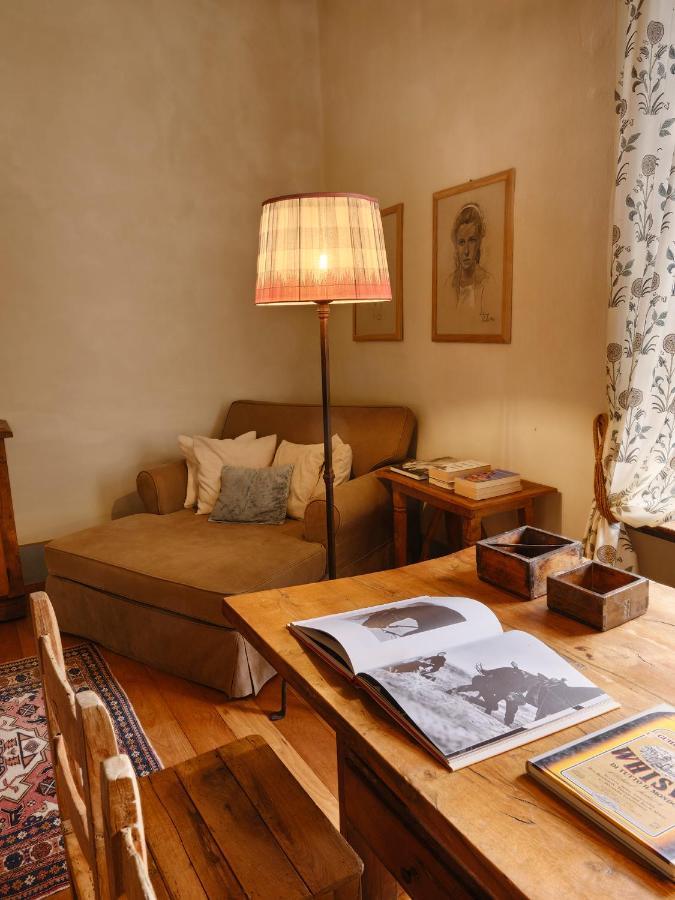 Il Castello Di Tassara Bed & Breakfast ภายนอก รูปภาพ