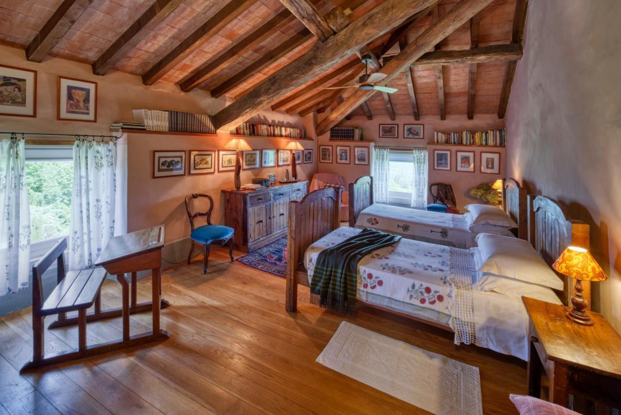 Il Castello Di Tassara Bed & Breakfast ภายนอก รูปภาพ