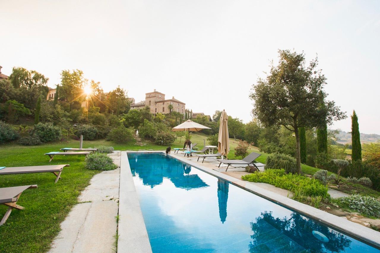 Il Castello Di Tassara Bed & Breakfast ภายนอก รูปภาพ